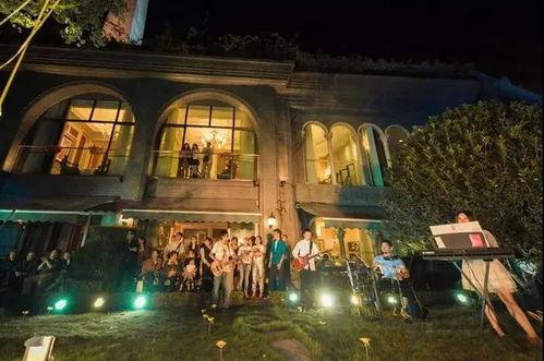 引来无数吃瓜群众围观